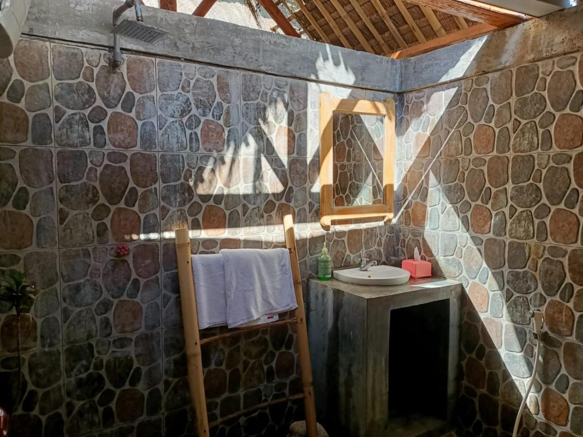Hotel Cassabonelly Maumere Esterno foto